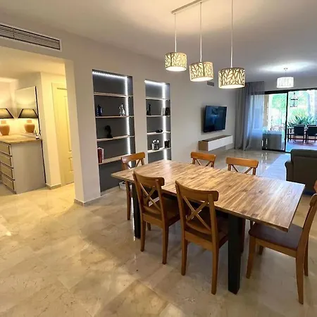 3 Bdr 150 Sq M Close To The Sea With Swimming Pool Near Marbella *