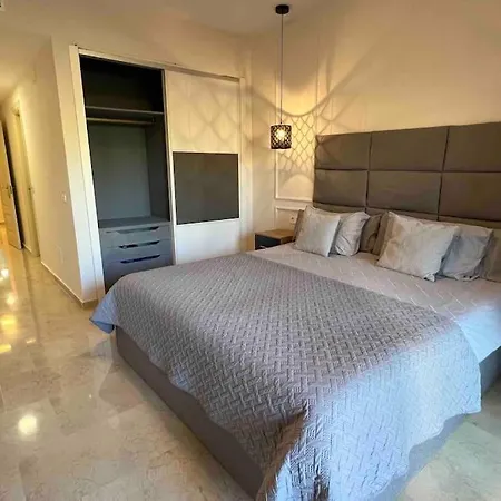3 Bdr 150 Sq M Close To The Sea With Swimming Pool Near Marbella Lägenhet Estepona